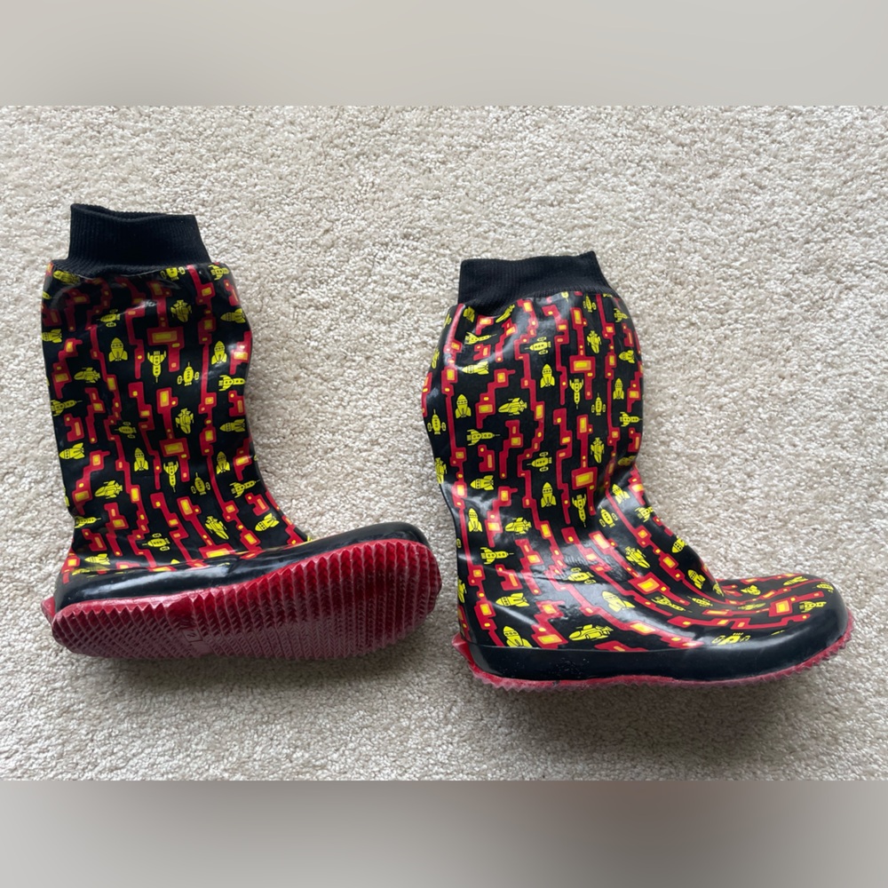 Kid’s Puddletons rain boots size US 2